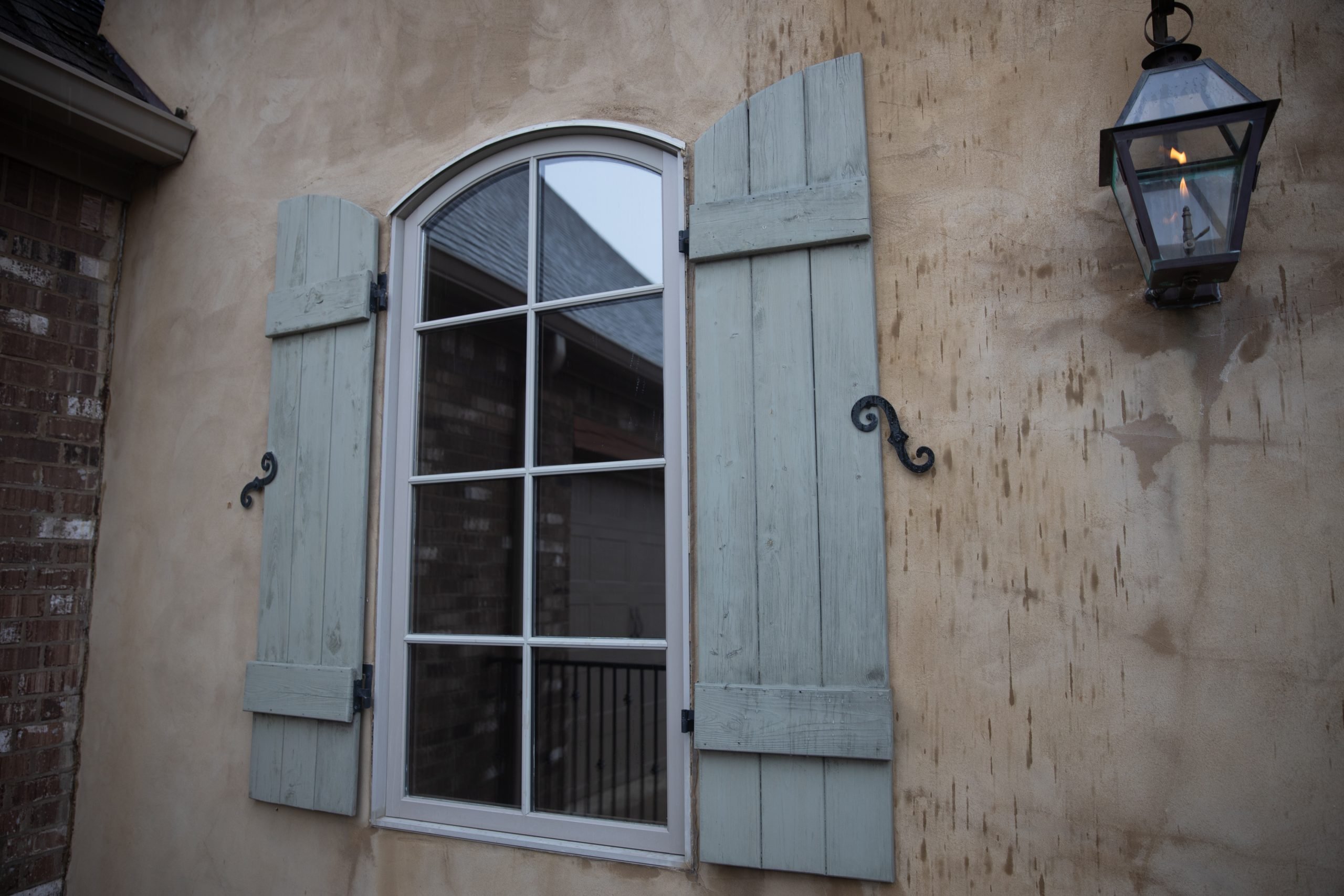 Residential Security Window Film 11 2 way mirror window film